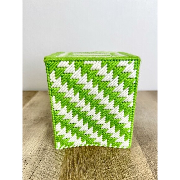 Vintage Needlepoint Tissue Box Holder Cover Green White Houndstooth Stripe Decor - Picture 1 of 7